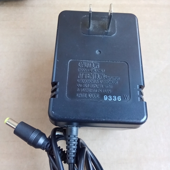 Sega Genesis Model 2 With Cables and College Football USA 96 - Picture 13 of 14